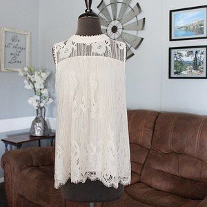 Xhilaration Cream Sleeveless Tank w Lace Overlay M